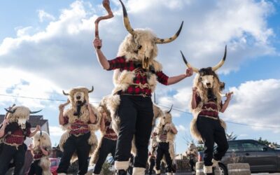 GROBNIČKI DONDOLAŠI I ZAMETSKI ZVONČARI